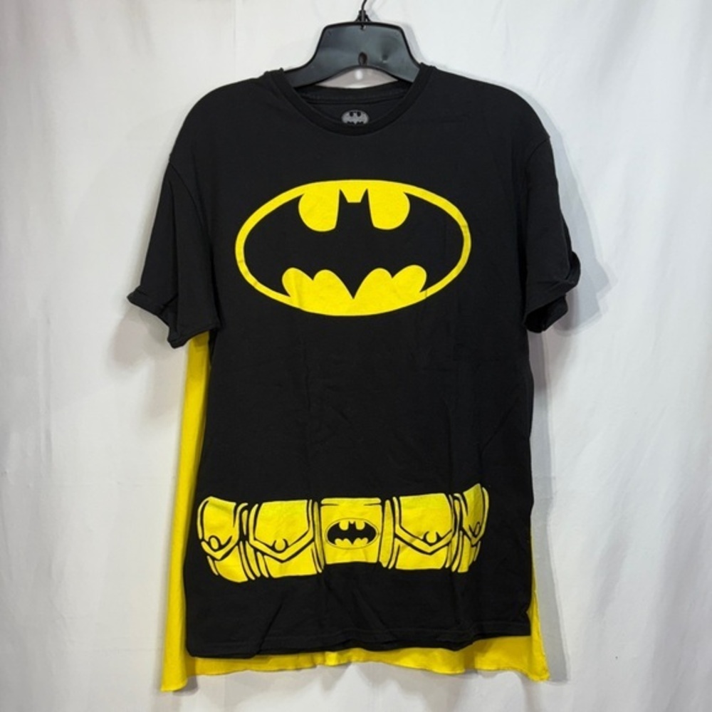 🐒DC Comics Black Batman Logo short sleeve T-shirt with yellow detachable cape: